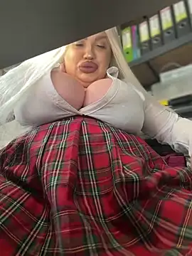 Snapshot of Eliaden chatting on 15, 3, 2026 Eliaden online show from 15, 3, 2026