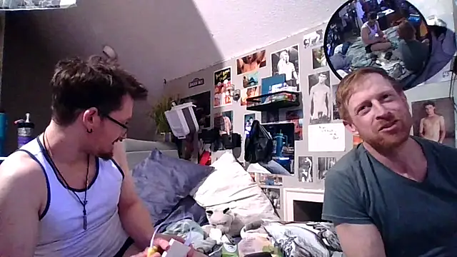 Snapshot of Sk00byJaXxX212 chatting on 15, 12, 2025 Sk00byJaXxX212 online show from 15, 12, 2025