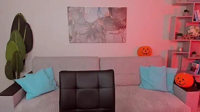 GabriellaMays online show from 7, 11, 2025