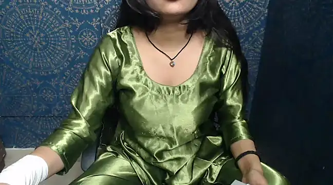 Snapshot of megancatluna chatting on 2, 3, 2025 megancatluna online show from 2, 3, 2025