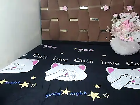 Snapshot of megancatluna chatting on 14, 9, 2025 megancatluna online show from 14, 9, 2025