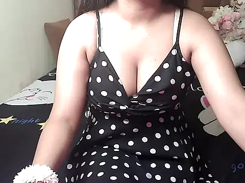 Snapshot of megancatluna chatting on 18, 9, 2025 megancatluna online show from 18, 9, 2025