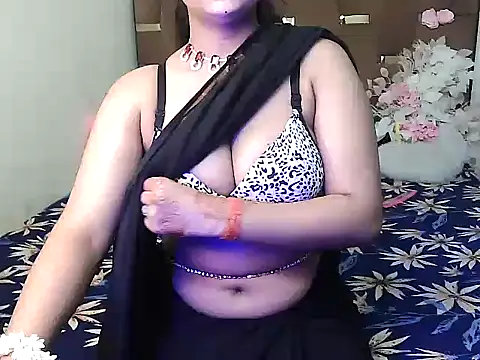 Snapshot of megancatluna chatting on 3, 10, 2025 megancatluna online show from 3, 10, 2025