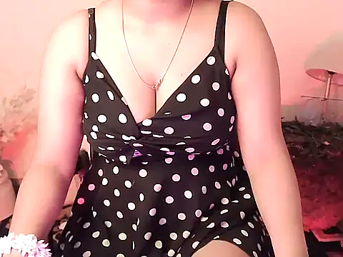 Snapshot of megancatluna chatting on 5, 12, 2025 megancatluna online show from 5, 12, 2025