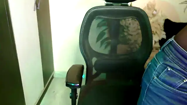 Snapshot of megancatluna chatting on 22, 2, 2026 megancatluna online show from 22, 2, 2026