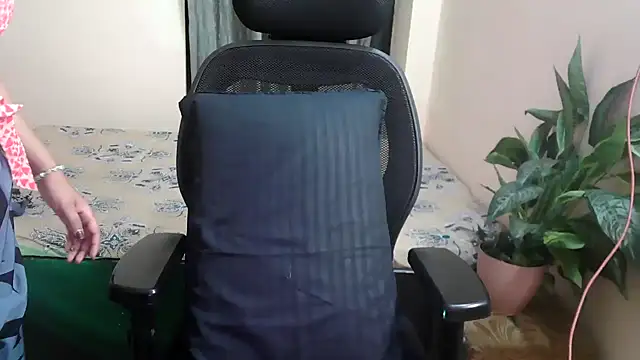 megancatluna online show from 4, 4, 2026