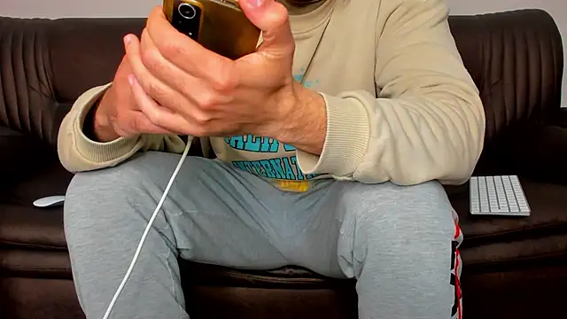 Snapshot of sexyhotmusclesforyou1 chatting on 17, 3, 2025 sexyhotmusclesforyou1 online show from 17, 3, 2025