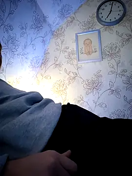 Snapshot of Teemu chatting on 7, 11, 2025 Teemu online show from 7, 11, 2025