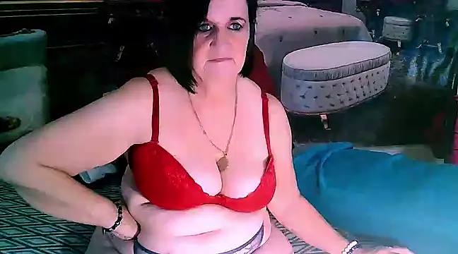 Snapshot of LuciousGrace chatting on 4, 3, 2025 LuciousGrace online show from 4, 3, 2025
