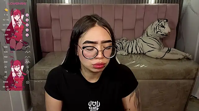 Snapshot of Anni_acker_b chatting on 8, 11, 2025 Anni acker b online show from 8, 11, 2025