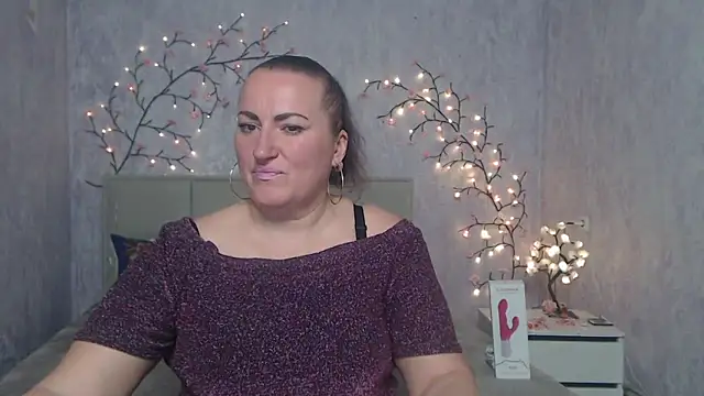 Snapshot of DianaMGG chatting on 15, 4, 2026 DianaMGG online show from 15, 4, 2026