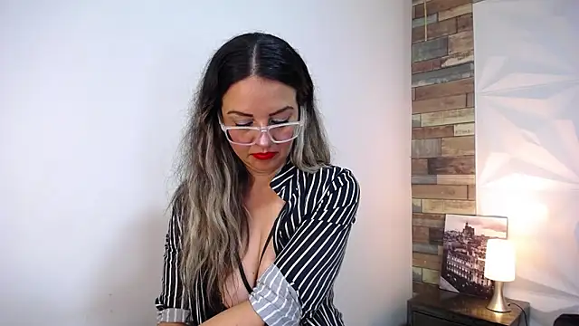 Azaahara  online show from 19, 3, 2025