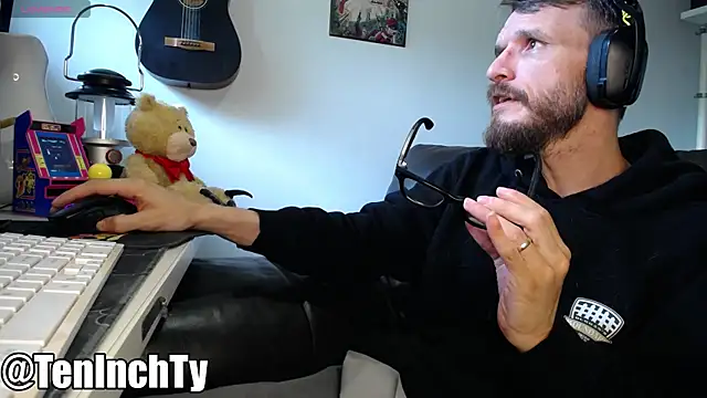 Snapshot of teninchty chatting on 8, 7, 2026 teninchty online show from 8, 7, 2026