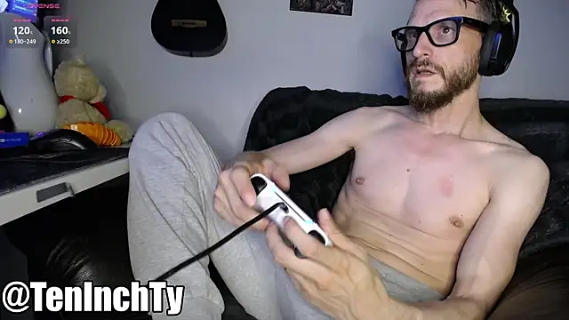 Snapshot of teninchty chatting on 16, 7, 2026 teninchty online show from 16, 7, 2026