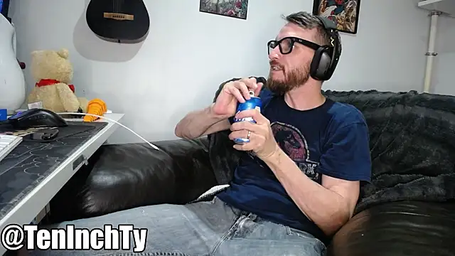 Snapshot of teninchty chatting on 17, 7, 2026 teninchty online show from 17, 7, 2026