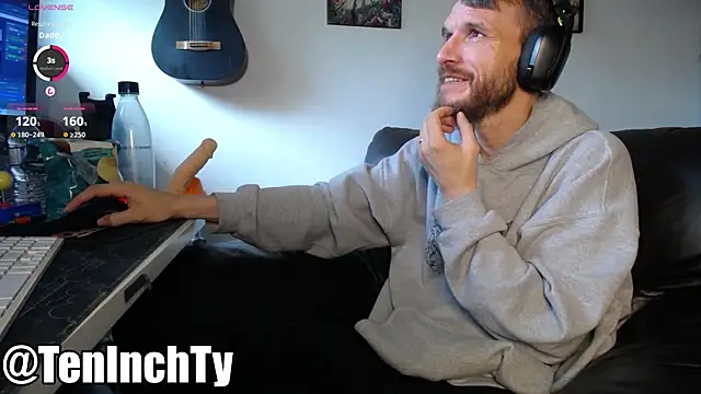 Snapshot of teninchty chatting on 21, 7, 2026 teninchty online show from 21, 7, 2026