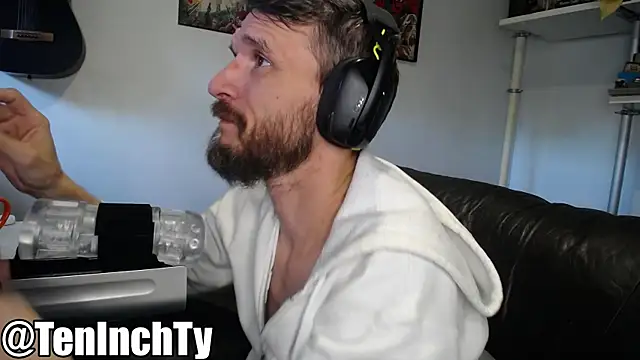 Snapshot of teninchty chatting on 4, 8, 2026 teninchty online show from 4, 8, 2026