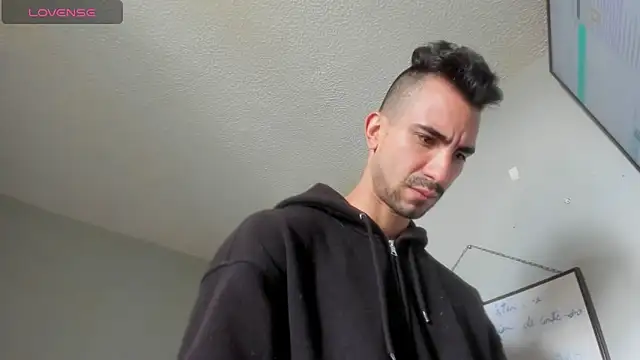 Snapshot of K_cique chatting on 1, 10, 2025 K cique online show from 1, 10, 2025