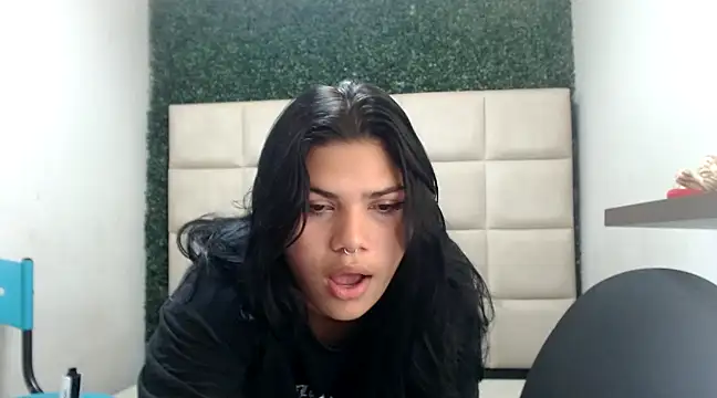 Snapshot of melany_rouse18 chatting on 16, 2, 2025 melany rouse18 online show from 16, 2, 2025