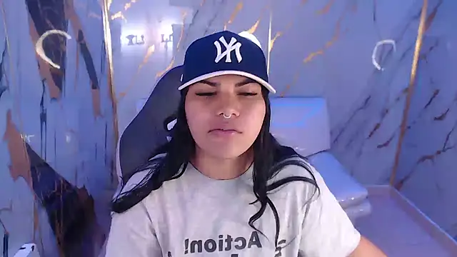 Snapshot of melany_rouse18 chatting on 15, 9, 2025 melany rouse18 online show from 15, 9, 2025