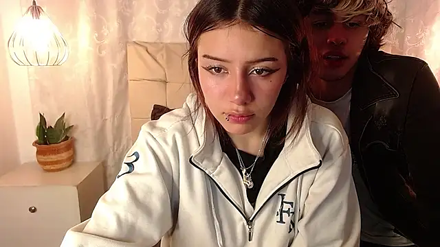 fyreandfox  online show from 20, 3, 2025