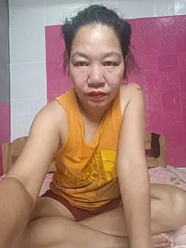 Snapshot of HotHornyClit4U chatting on 18, 9, 2025 HotHornyClit4U online show from 18, 9, 2025