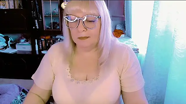 Snapshot of FlowerButterf chatting on 22, 2, 2026 FlowerButterf online show from 22, 2, 2026