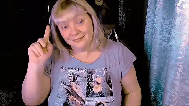 Snapshot of FlowerButterf chatting on 9, 3, 2026 FlowerButterf online show from 9, 3, 2026