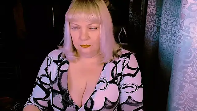 Snapshot of FlowerButterf chatting on 14, 3, 2026 FlowerButterf online show from 14, 3, 2026