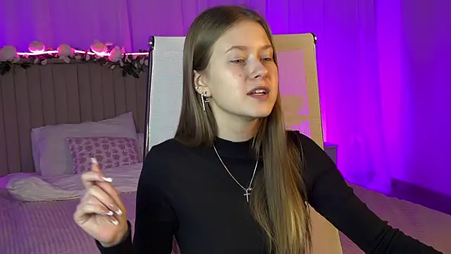 Snapshot of EveMundie chatting on 19, 1, 2026 EveMundie online show from 19, 1, 2026