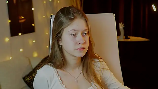 Snapshot of EveMundie chatting on 3, 2, 2026 EveMundie online show from 3, 2, 2026