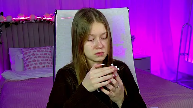 Snapshot of EveMundie chatting on 5, 2, 2026 EveMundie online show from 5, 2, 2026