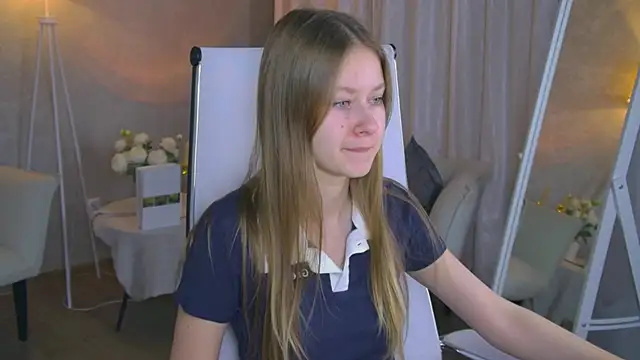 Snapshot of EveMundie chatting on 11, 2, 2026 EveMundie online show from 11, 2, 2026