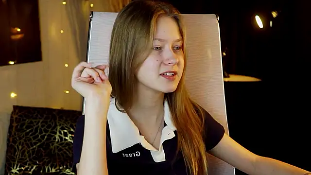 Snapshot of EveMundie chatting on 28, 2, 2026 EveMundie online show from 28, 2, 2026