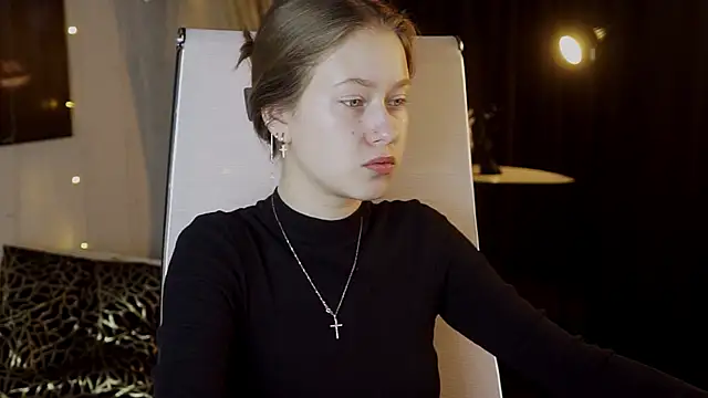 Snapshot of EveMundie chatting on 9, 3, 2026 EveMundie online show from 9, 3, 2026