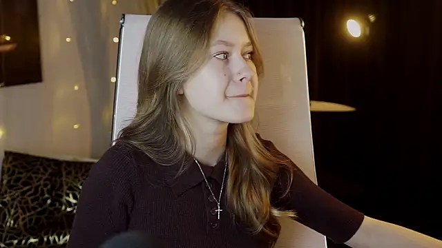 Snapshot of EveMundie chatting on 10, 3, 2026 EveMundie online show from 10, 3, 2026