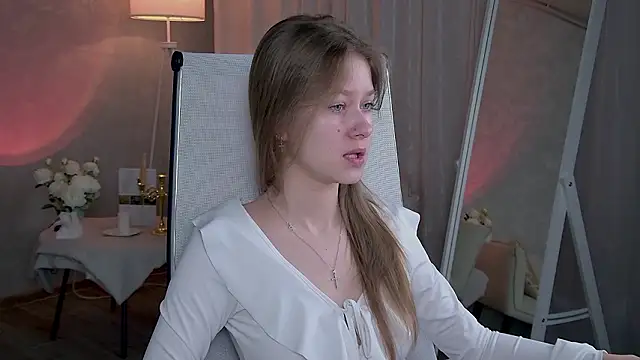 Snapshot of EveMundie chatting on 13, 3, 2026 EveMundie online show from 13, 3, 2026