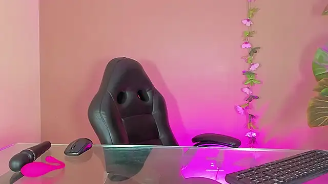 AnahisBennett online show from 22, 2, 2025