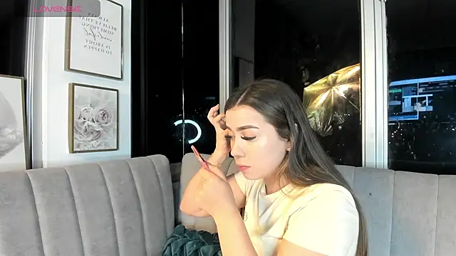 Ivanna West online show from 8, 7, 2026