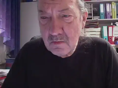 Snapshot of HMStraps01 chatting on 12, 2, 2025 HMStraps01 online show from 12, 2, 2025