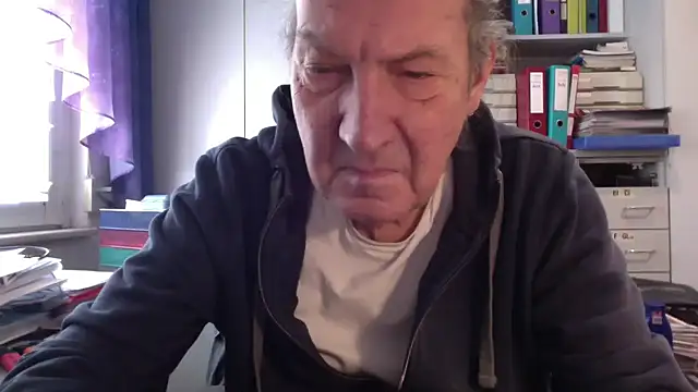 Snapshot of HMStraps01 chatting on 4, 3, 2025 HMStraps01 online show from 4, 3, 2025