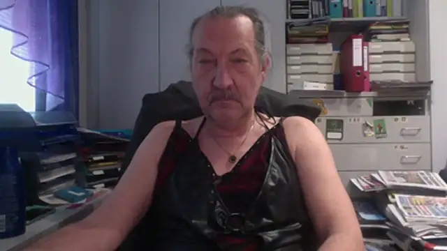 Snapshot of HMStraps01 chatting on 15, 1, 2026 HMStraps01 online show from 15, 1, 2026