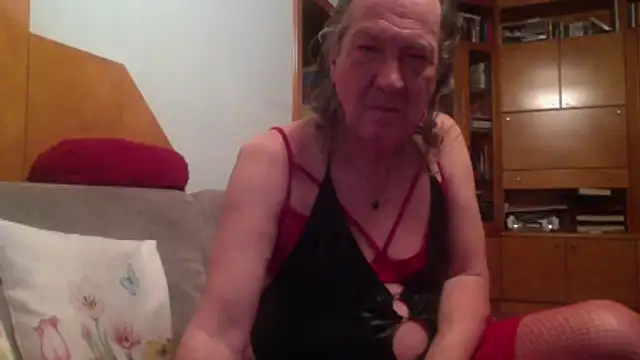 Snapshot of HMStraps01 chatting on 2, 3, 2026 HMStraps01 online show from 2, 3, 2026