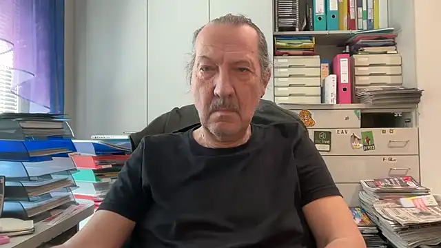 HMStraps01 online show from 5, 5, 2026