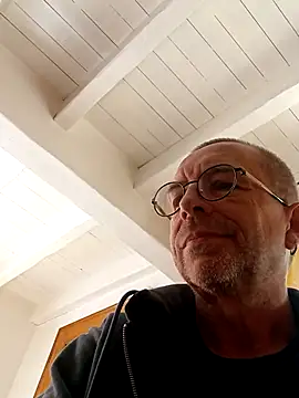 Xavspank2 online show from 9, 10, 2025