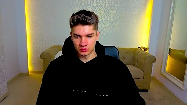 MaxKaiden online show from 14, 5, 2026
