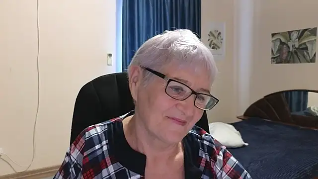 Sandra Snowflake online show from 24, 9, 2025