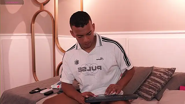 Rafa2004Cruz online show from 21, 6, 2026