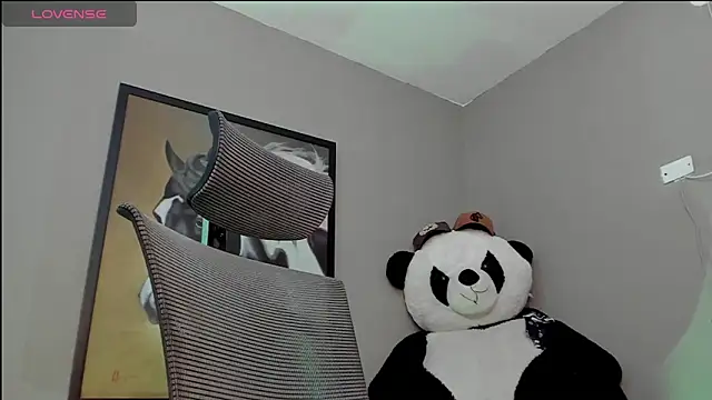 Snapshot of mattiwsmorris_ chatting on 12, 9, 2025 mattiwsmorris  online show from 12, 9, 2025