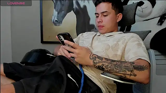 Snapshot of mattiwsmorris_ chatting on 13, 9, 2025 mattiwsmorris  online show from 13, 9, 2025